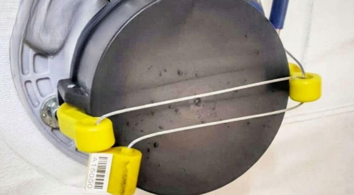 Uso de lacre com cabo de aço sob medida
