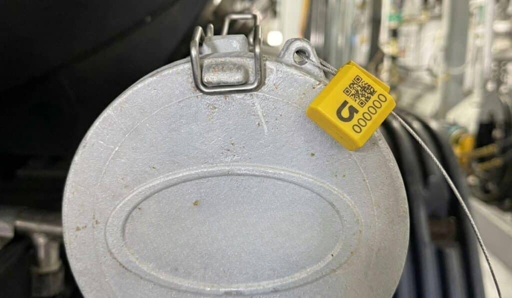 Uso de lacre cordoalha de aço